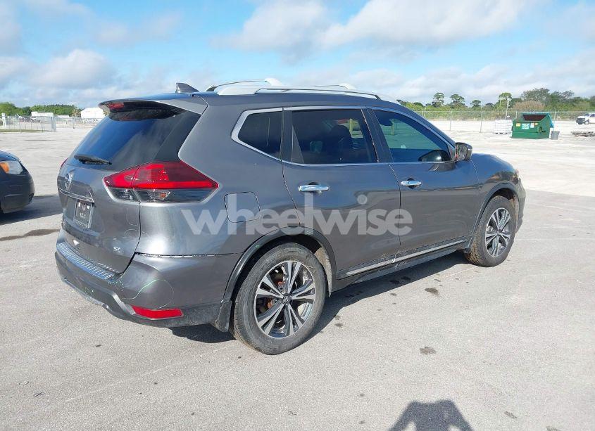 Photo 4 of 2018 Nissan Rogue SL (VIN 5N1AT2MT9JC834646)