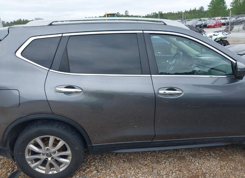 Photo 13 of 2018 Nissan Rogue SV (VIN 5N1AT2MT9JC849065)