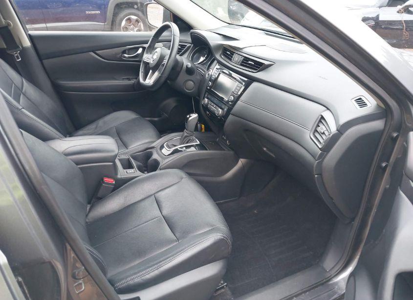 Photo 5 of 2018 Nissan Rogue SV (VIN 5N1AT2MT9JC849065)