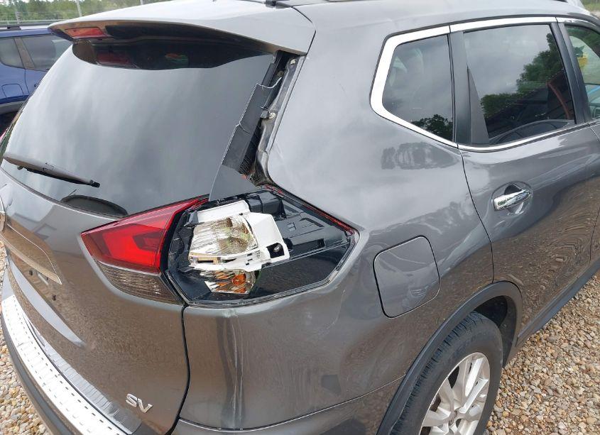 Photo 6 of 2018 Nissan Rogue SV (VIN 5N1AT2MT9JC849065)