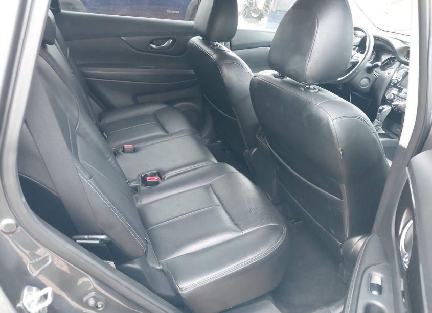 Photo 8 of 2018 Nissan Rogue SV (VIN 5N1AT2MT9JC849065)