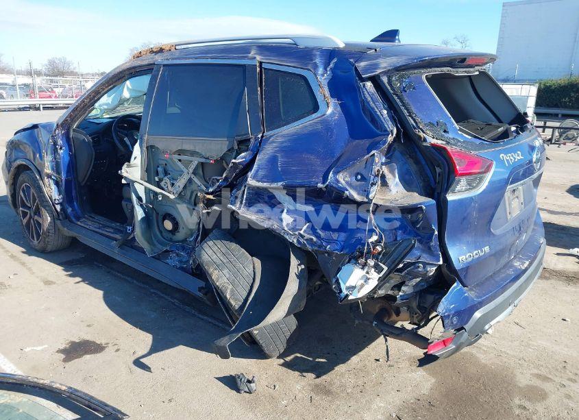Photo 3 of 2019 Nissan Rogue SL (VIN 5N1AT2MT9KC743362)