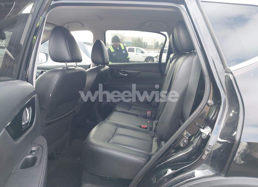 Photo 8 of 2019 Nissan Rogue SL (VIN 5N1AT2MT9KC749923)