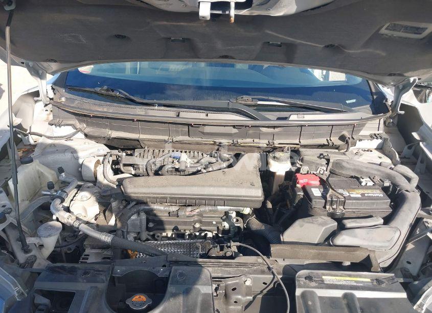 Photo 10 of 2019 Nissan Rogue SV (VIN 5N1AT2MT9KC789466)