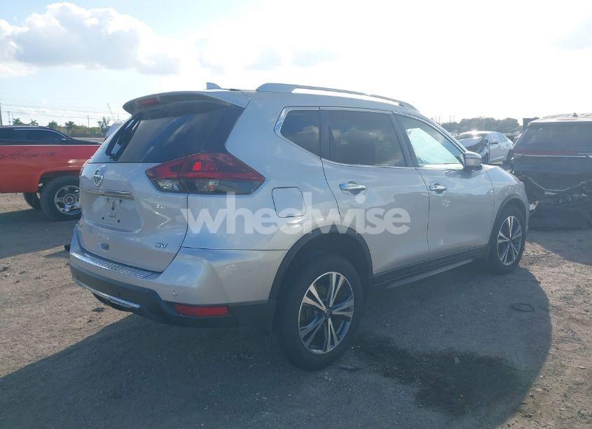 Photo 4 of 2019 Nissan Rogue SV (VIN 5N1AT2MT9KC789466)