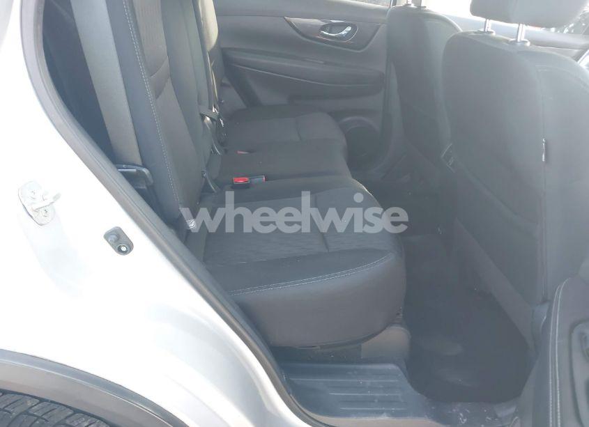 Photo 8 of 2019 Nissan Rogue SV (VIN 5N1AT2MT9KC789466)