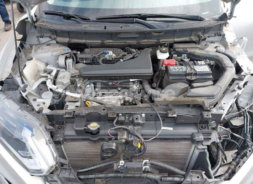 Photo 10 of 2019 Nissan Rogue SV (VIN 5N1AT2MT9KC792304)