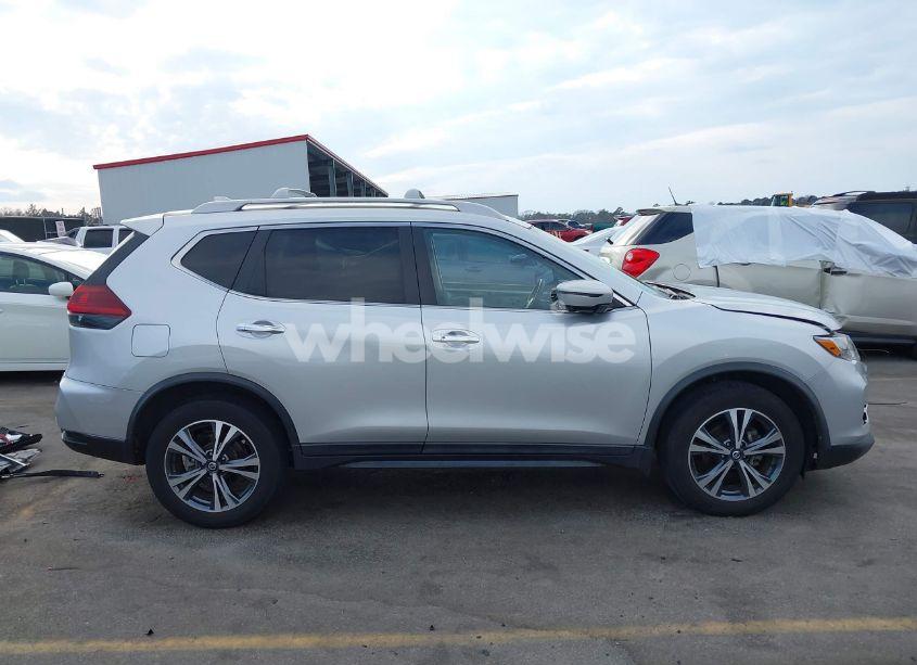 Photo 14 of 2019 Nissan Rogue SV (VIN 5N1AT2MT9KC792304)