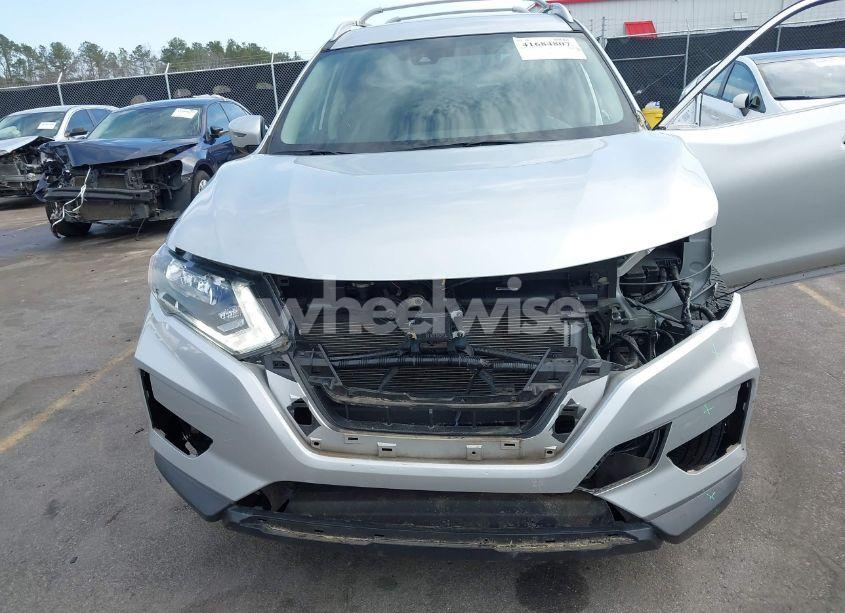 Photo 6 of 2019 Nissan Rogue SV (VIN 5N1AT2MT9KC792304)