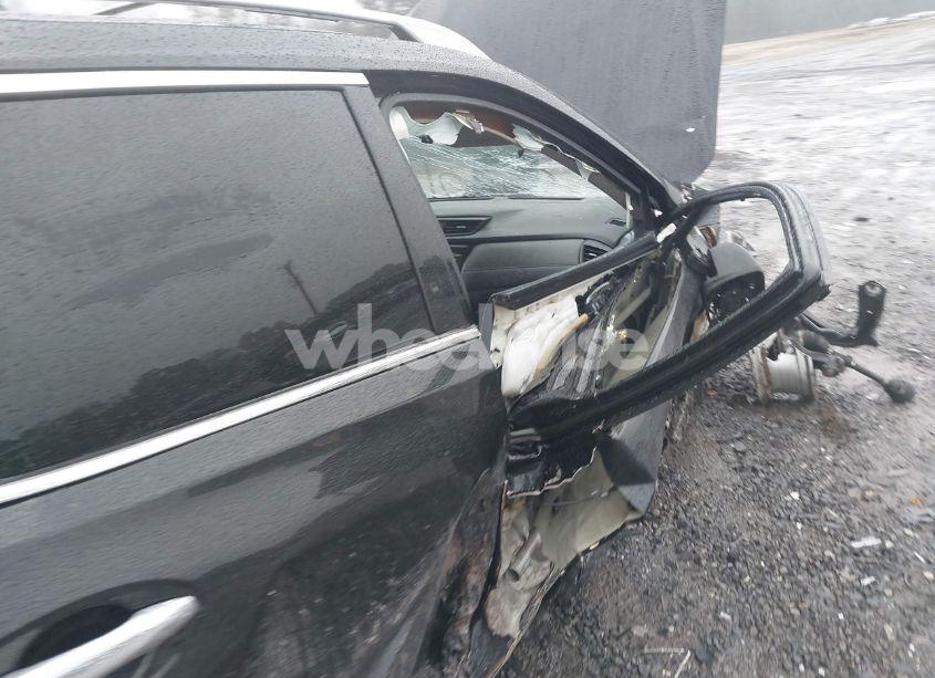 Photo 6 of 2019 Nissan Rogue S (VIN 5N1AT2MT9KC797311)