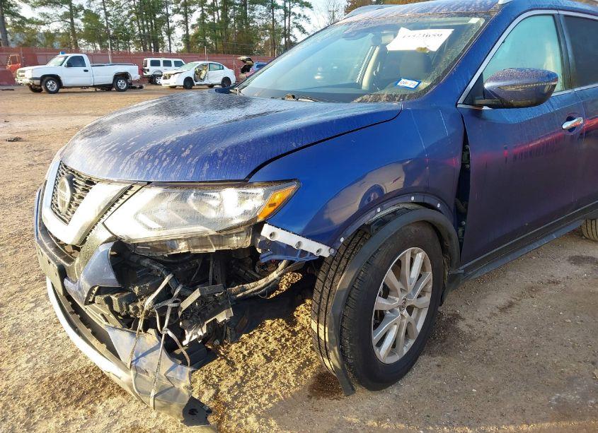 Photo 6 of 2019 Nissan Rogue S (VIN 5N1AT2MT9KC802281)