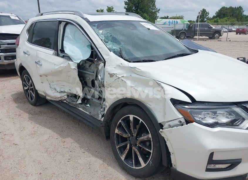 Photo 6 of 2020 Nissan Rogue SL FWD (VIN 5N1AT2MT9LC735022)