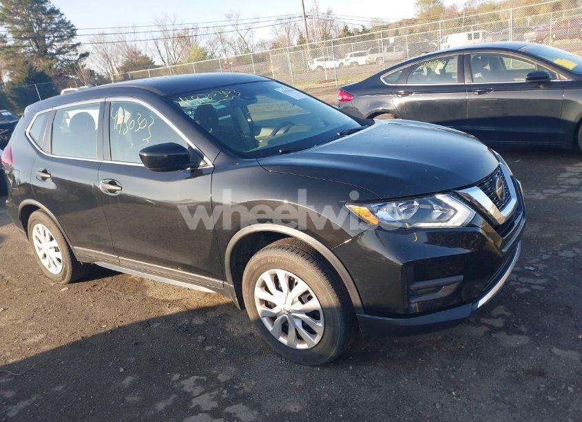 2020 Nissan Rogue S FWD (VIN 5N1AT2MT9LC743847) main photo