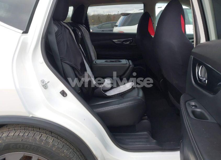 Photo 8 of 2016 Nissan Rogue SL (VIN 5N1AT2MTXGC779925)