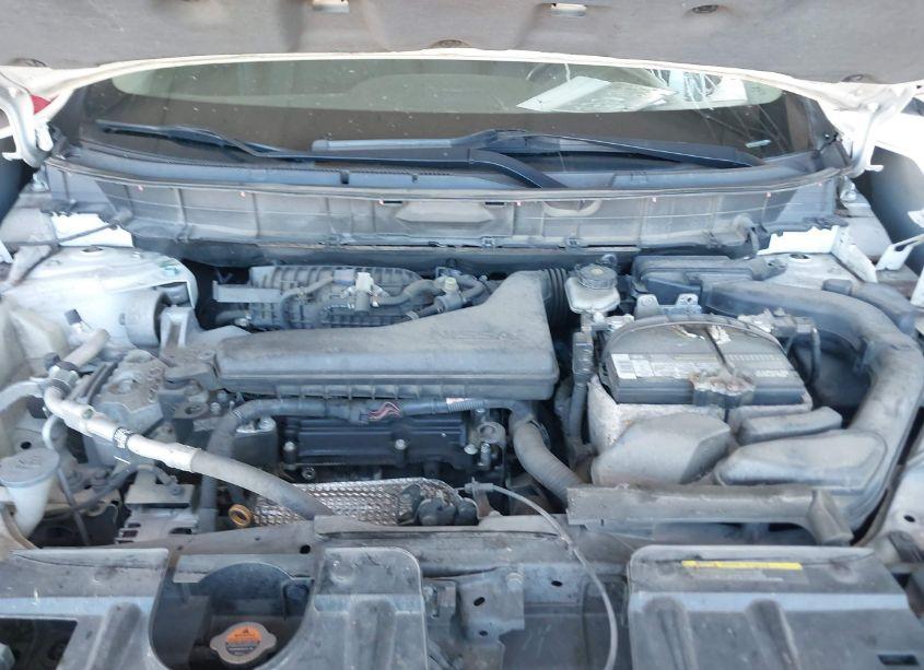 Photo 10 of 2017 Nissan Rogue SV (VIN 5N1AT2MTXHC758493)