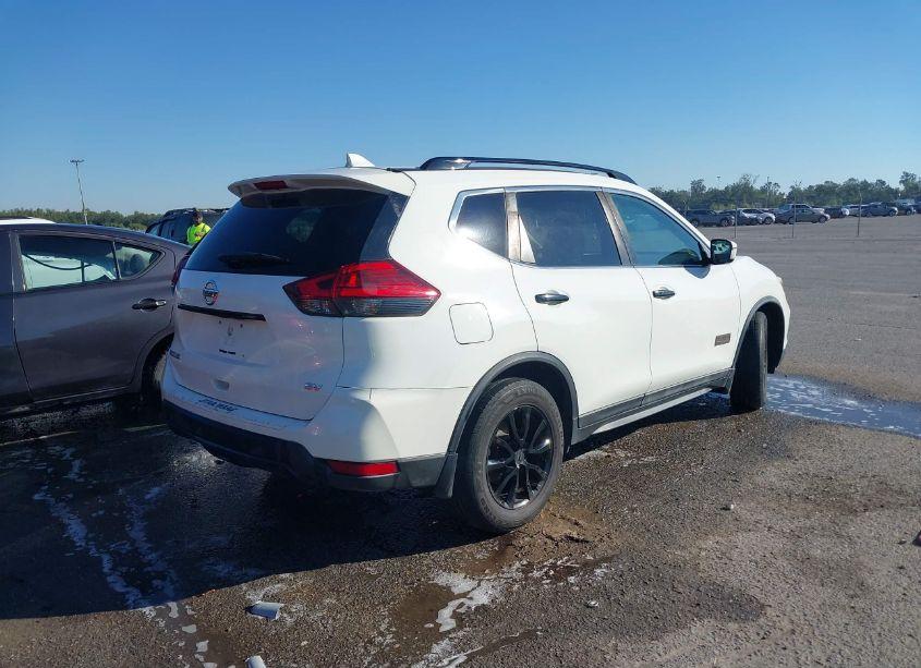 Photo 4 of 2017 Nissan Rogue SV (VIN 5N1AT2MTXHC758493)