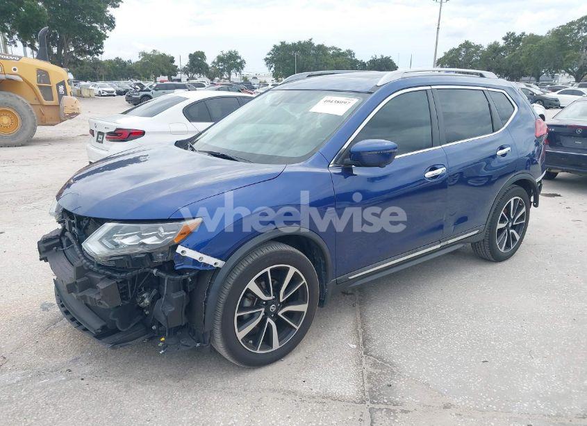 Photo 2 of 2017 Nissan Rogue SL (VIN 5N1AT2MTXHC828834)