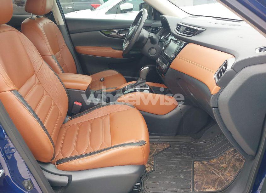 Photo 5 of 2017 Nissan Rogue SL (VIN 5N1AT2MTXHC828834)