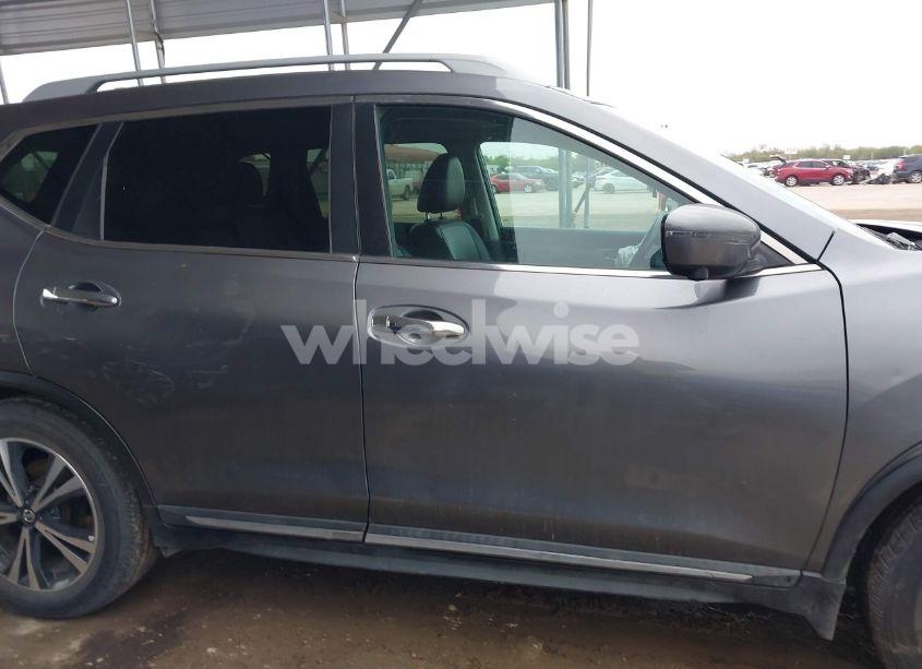 Photo 14 of 2017 Nissan Rogue SL (VIN 5N1AT2MTXHC883378)