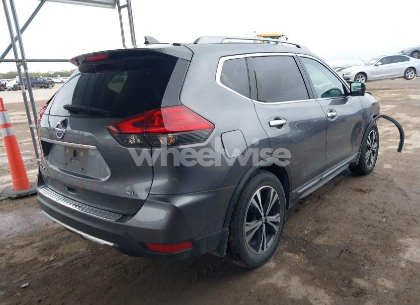 Photo 4 of 2017 Nissan Rogue SL (VIN 5N1AT2MTXHC883378)