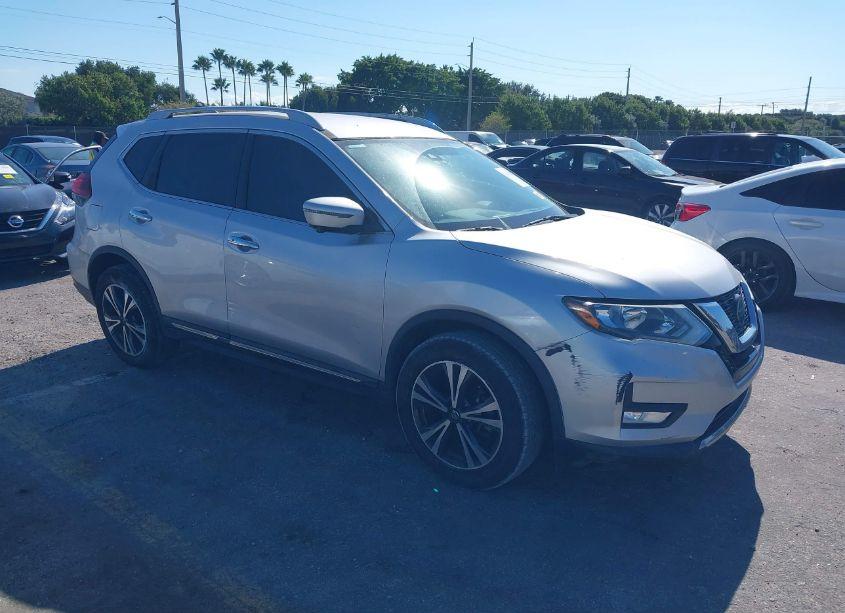 2018 Nissan Rogue SL (VIN 5N1AT2MTXJC738170) main photo