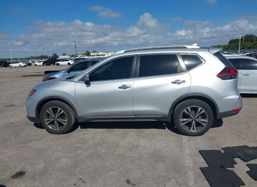 Photo 14 of 2018 Nissan Rogue SL (VIN 5N1AT2MTXJC738170)