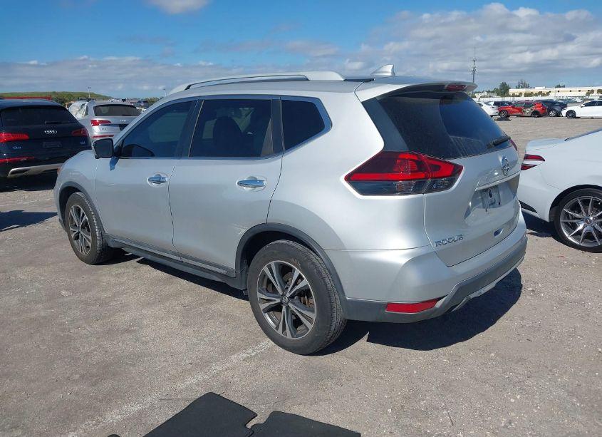 Photo 3 of 2018 Nissan Rogue SL (VIN 5N1AT2MTXJC738170)