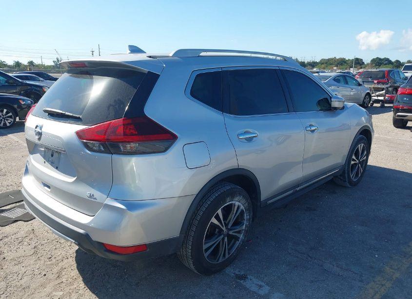 Photo 4 of 2018 Nissan Rogue SL (VIN 5N1AT2MTXJC738170)
