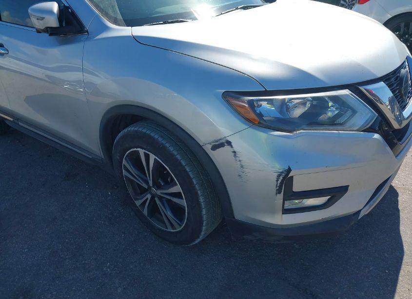 Photo 6 of 2018 Nissan Rogue SL (VIN 5N1AT2MTXJC738170)