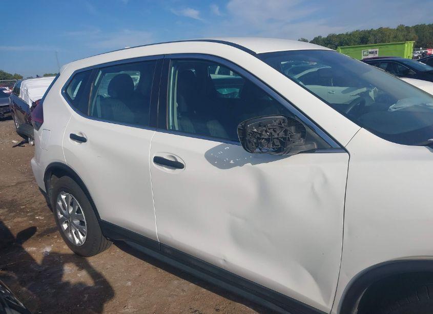 Photo 14 of 2018 Nissan Rogue S (VIN 5N1AT2MTXJC766616)