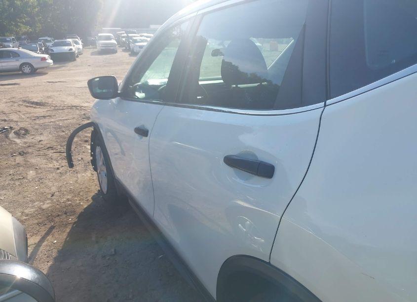 Photo 15 of 2018 Nissan Rogue S (VIN 5N1AT2MTXJC766616)