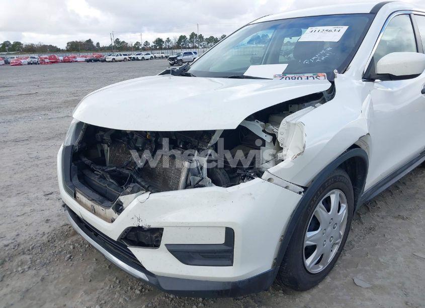 Photo 6 of 2018 Nissan Rogue S (VIN 5N1AT2MTXJC775798)