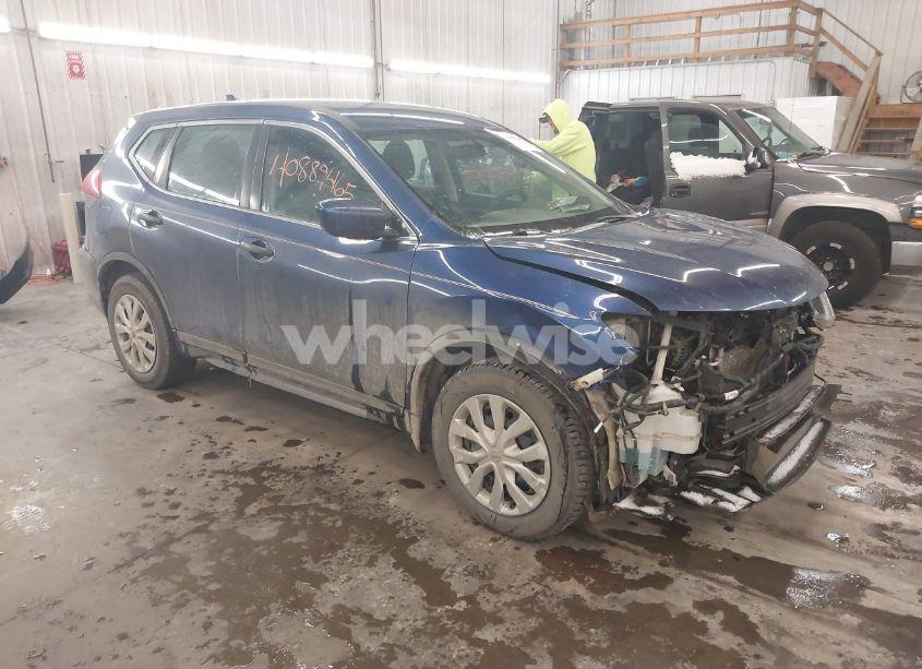 2018 Nissan Rogue S (VIN 5N1AT2MTXJC775901) main photo