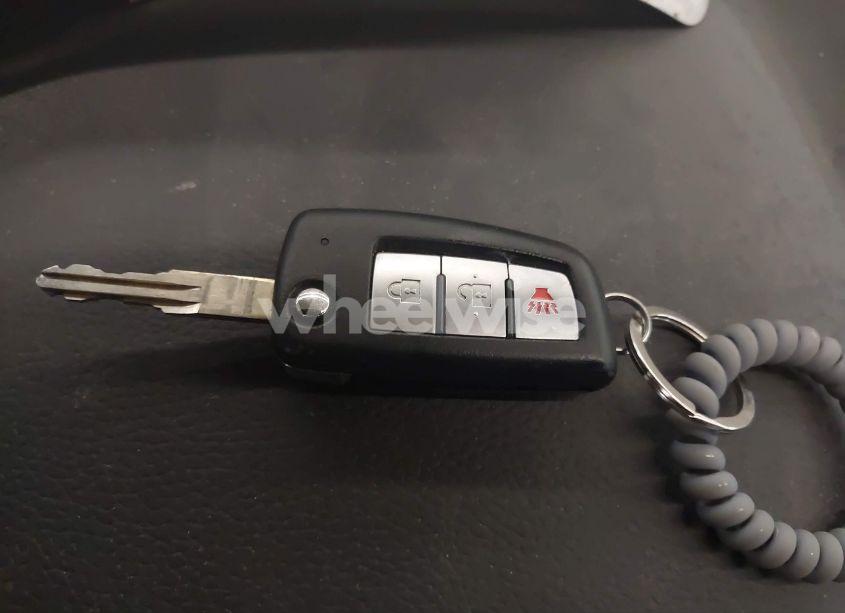 Photo 11 of 2018 Nissan Rogue S (VIN 5N1AT2MTXJC775901)