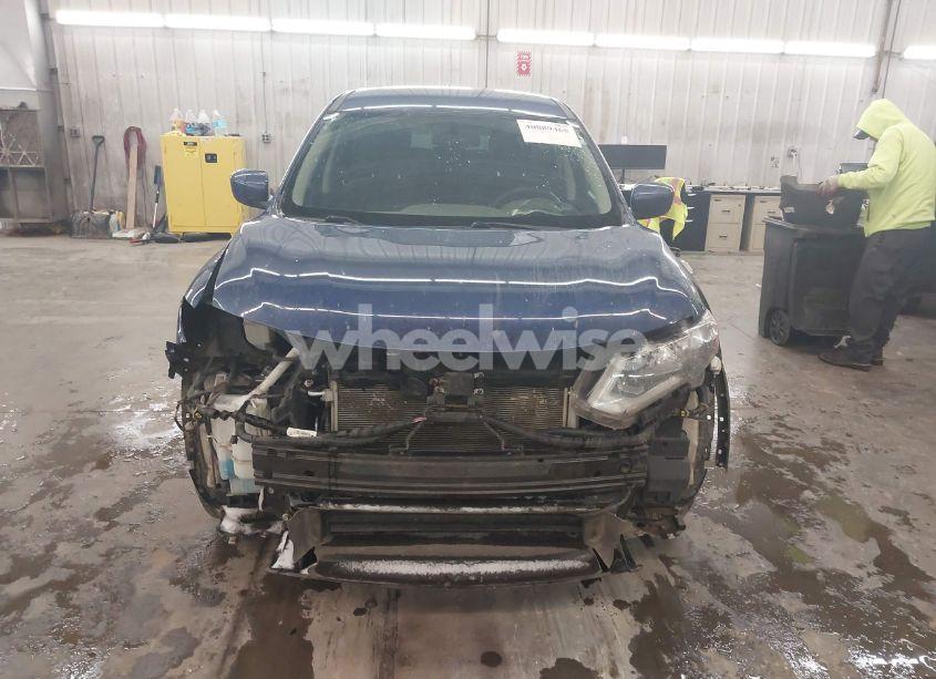 Photo 13 of 2018 Nissan Rogue S (VIN 5N1AT2MTXJC775901)