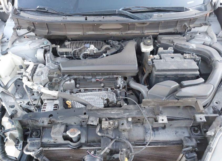 Photo 10 of 2018 Nissan Rogue SV (VIN 5N1AT2MTXJC796019)