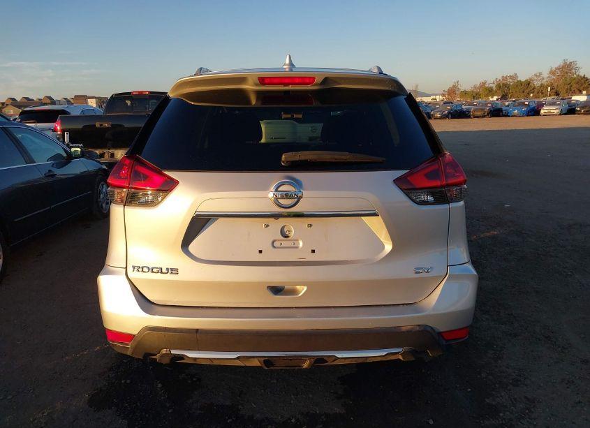 Photo 16 of 2018 Nissan Rogue SV (VIN 5N1AT2MTXJC796019)
