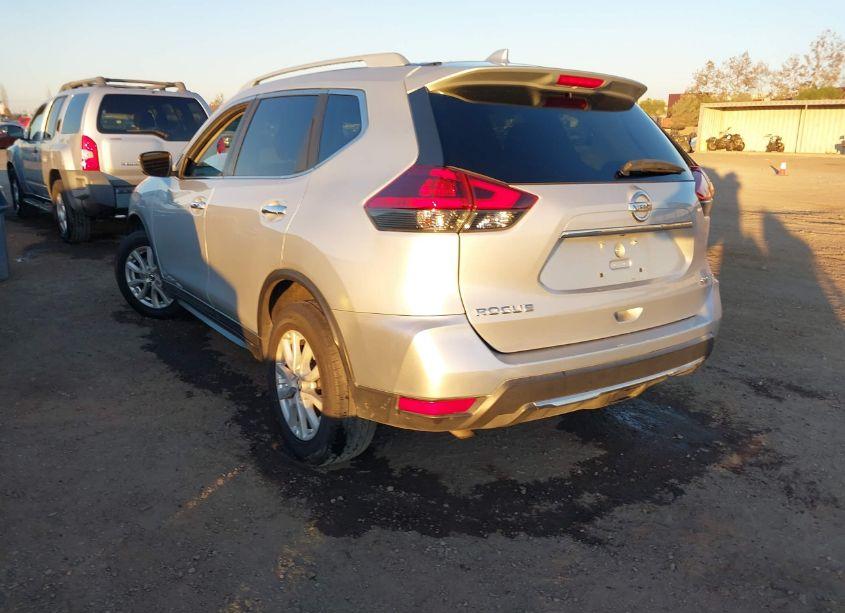 Photo 3 of 2018 Nissan Rogue SV (VIN 5N1AT2MTXJC796019)