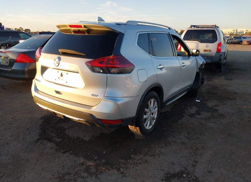 Photo 4 of 2018 Nissan Rogue SV (VIN 5N1AT2MTXJC796019)