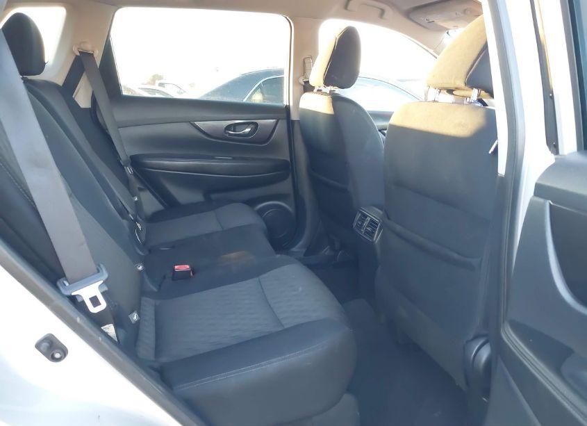 Photo 8 of 2018 Nissan Rogue SV (VIN 5N1AT2MTXJC796019)