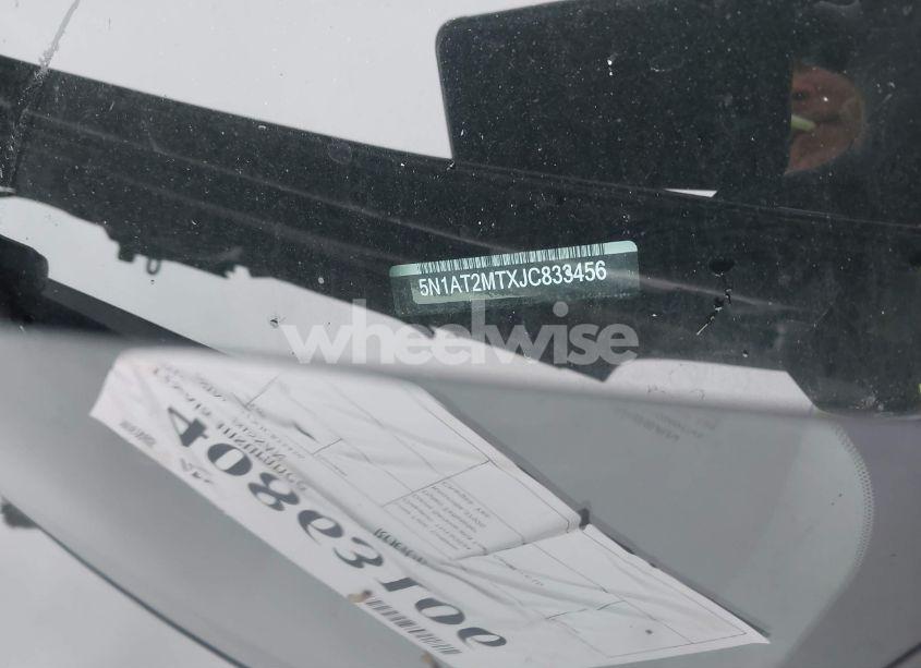 Photo 9 of 2018 Nissan Rogue SV (VIN 5N1AT2MTXJC833456)