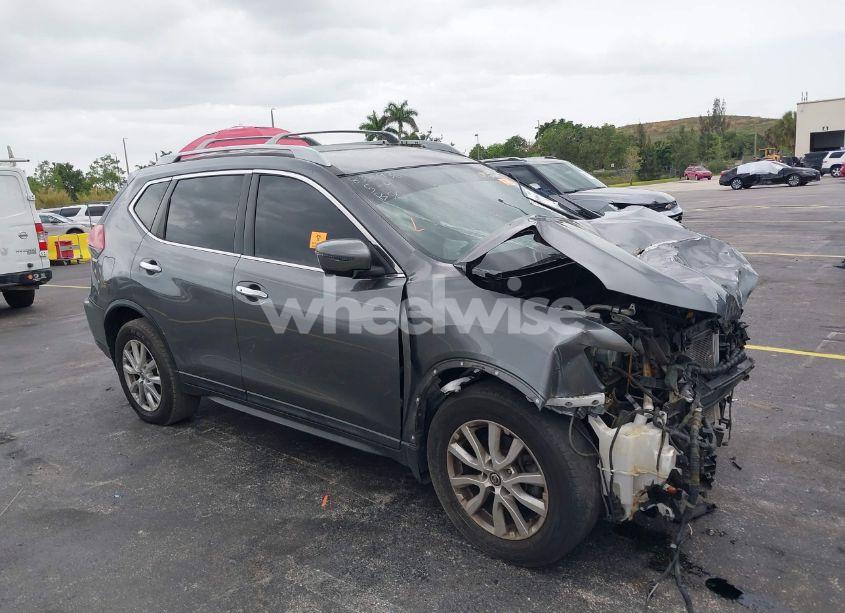 2018 Nissan Rogue SV (VIN 5N1AT2MTXJC834946) main photo