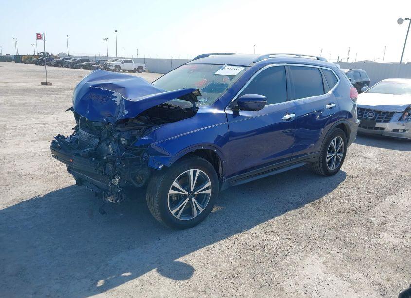 Photo 2 of 2019 Nissan Rogue SV (VIN 5N1AT2MTXKC717952)