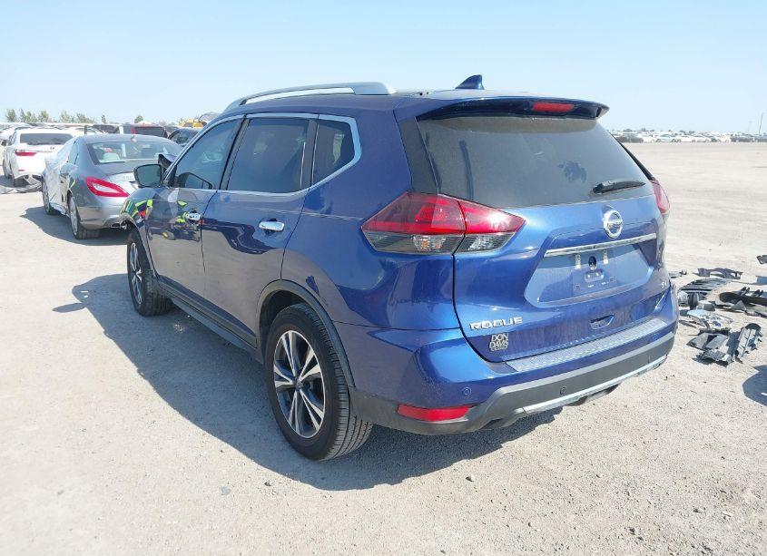 Photo 3 of 2019 Nissan Rogue SV (VIN 5N1AT2MTXKC717952)