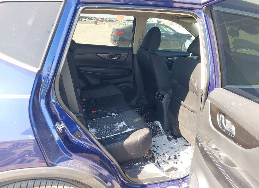 Photo 8 of 2019 Nissan Rogue SV (VIN 5N1AT2MTXKC717952)