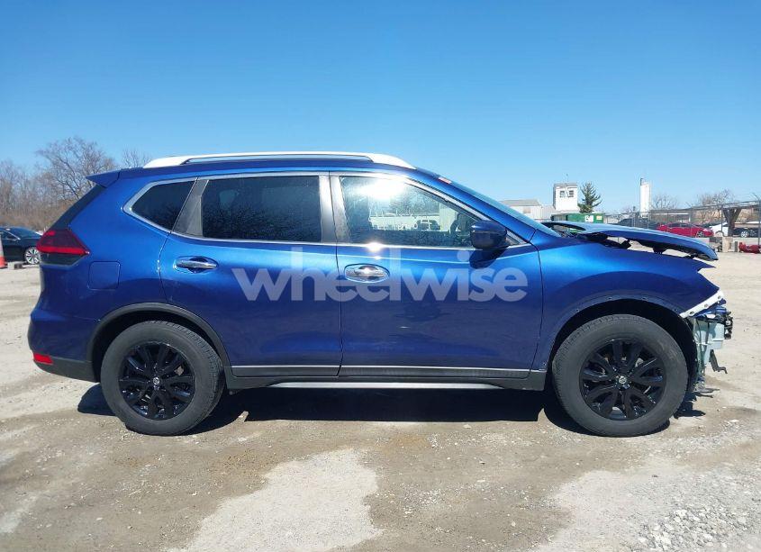 Photo 14 of 2019 Nissan Rogue SV (VIN 5N1AT2MTXKC748229)