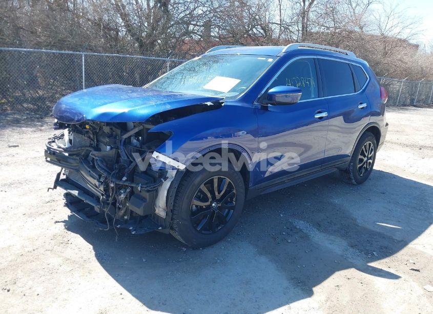 Photo 2 of 2019 Nissan Rogue SV (VIN 5N1AT2MTXKC748229)