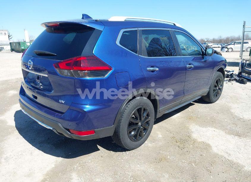 Photo 4 of 2019 Nissan Rogue SV (VIN 5N1AT2MTXKC748229)