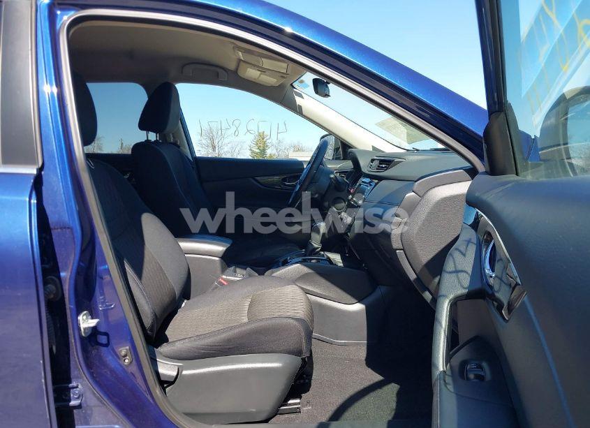 Photo 5 of 2019 Nissan Rogue SV (VIN 5N1AT2MTXKC748229)