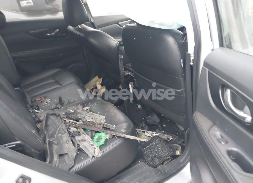 Photo 8 of 2019 Nissan Rogue SL (VIN 5N1AT2MTXKC762051)